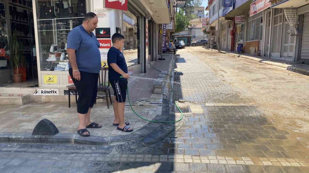 Kavurucu sıcak Alaşehir’i teslim aldı