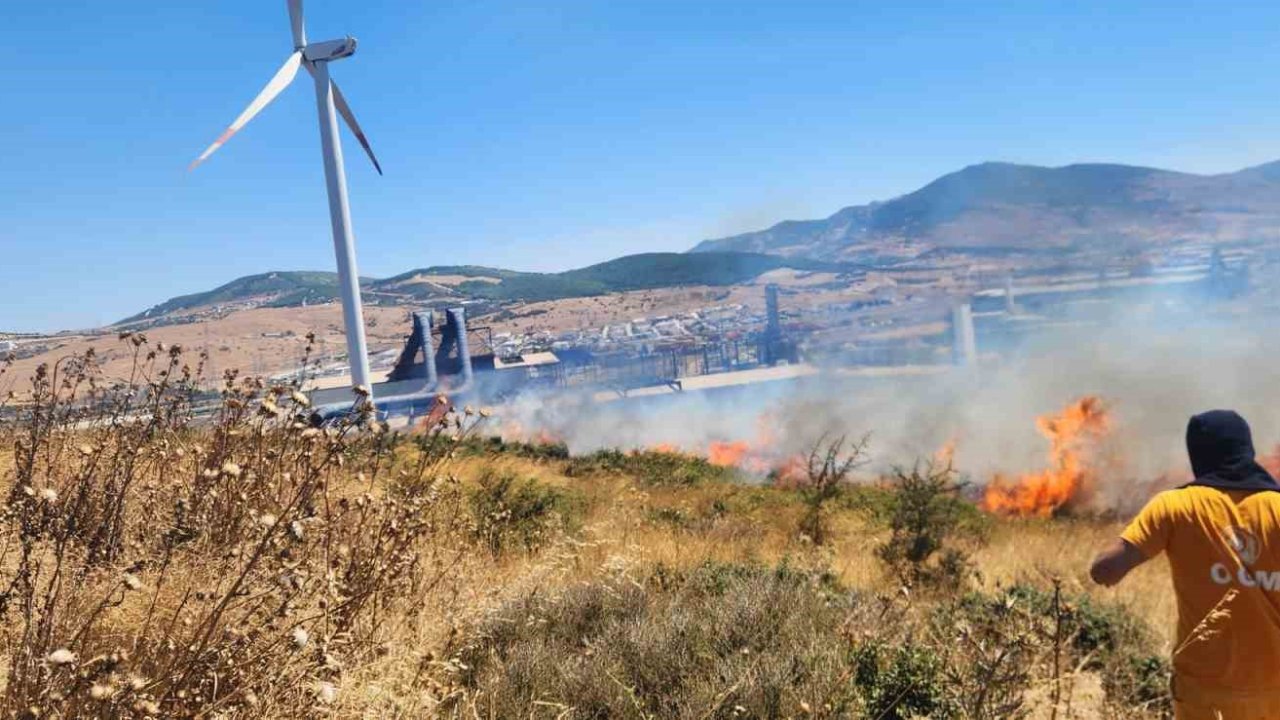 İzmir Aliağa’da fabrikalar bölgesindeki yangın kontrol altına alındı