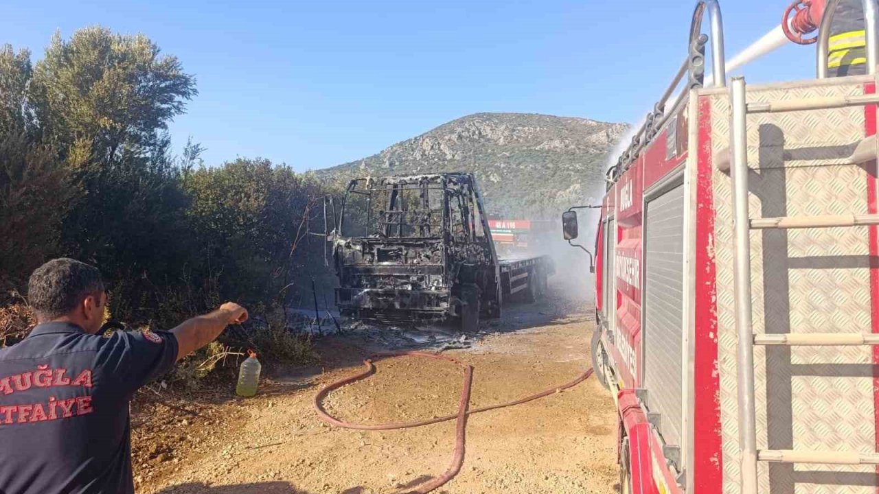 Datça’da kamyoneti yaktığı iddia edilen 2 kişi tutuklandı