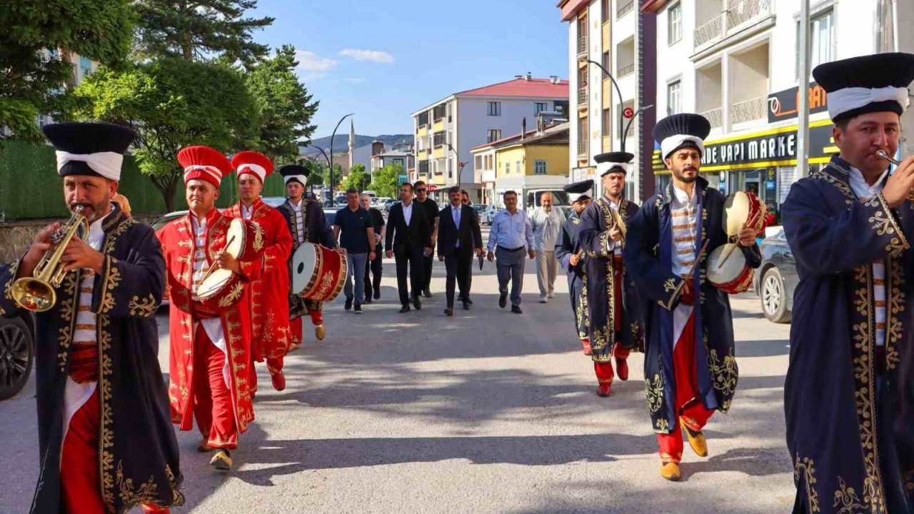 Refahiye’de 19. Bal Festivali coşkusu
