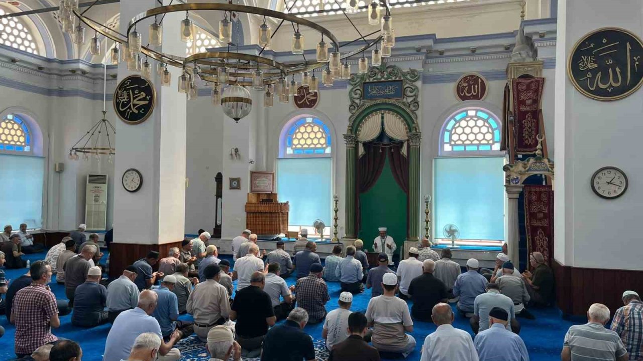 Burhaniye Kocacamide Mevlid Kandili programı düzenlendi