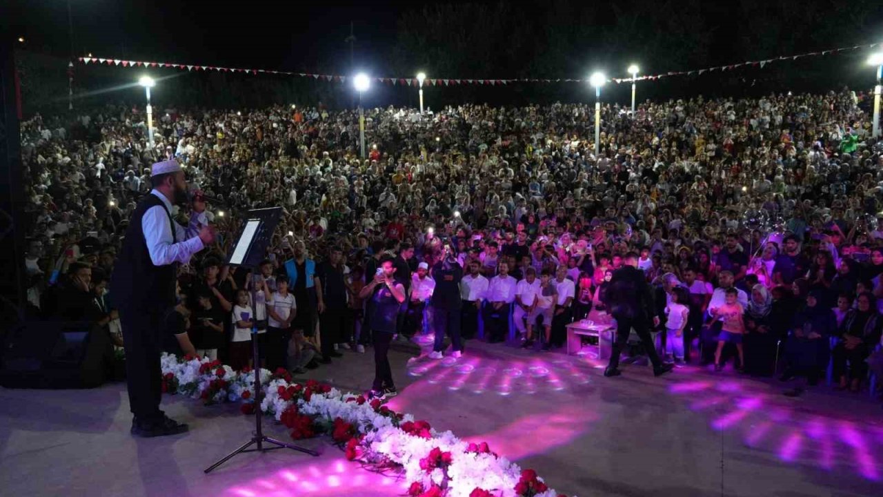Kâhta Belediyesi’nin programında binlerce kişi aynı ilahide buluştu