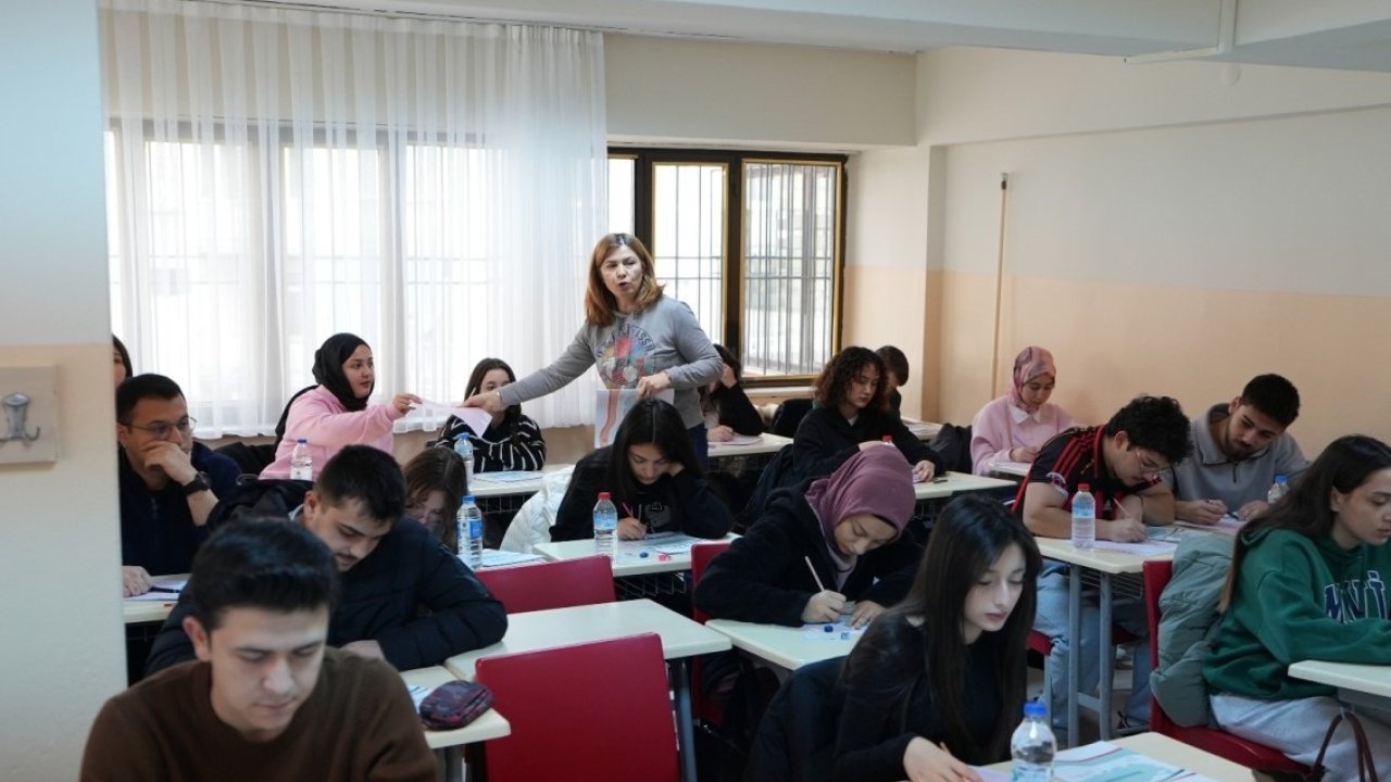 Denizli Büyükşehirden gençlere ücretsiz TYT-AYT kursu desteği