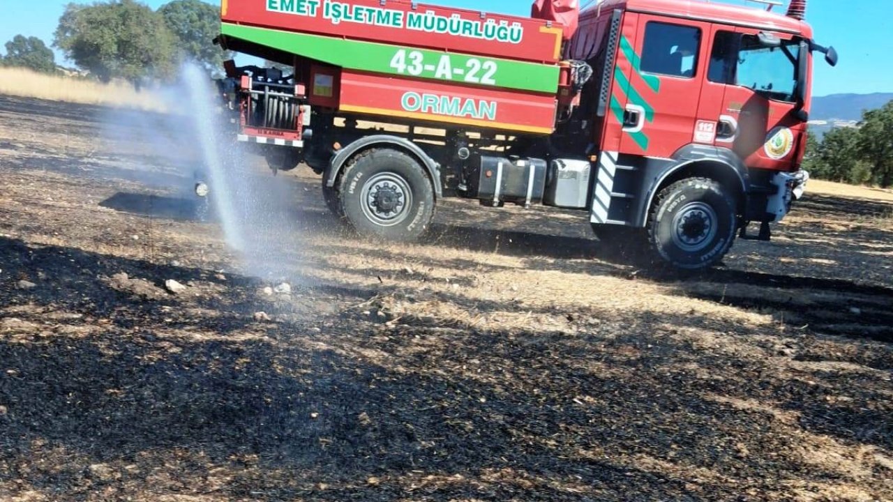 Hisarcık’ta anız yangını 5 dekarlık alana zarar verdi