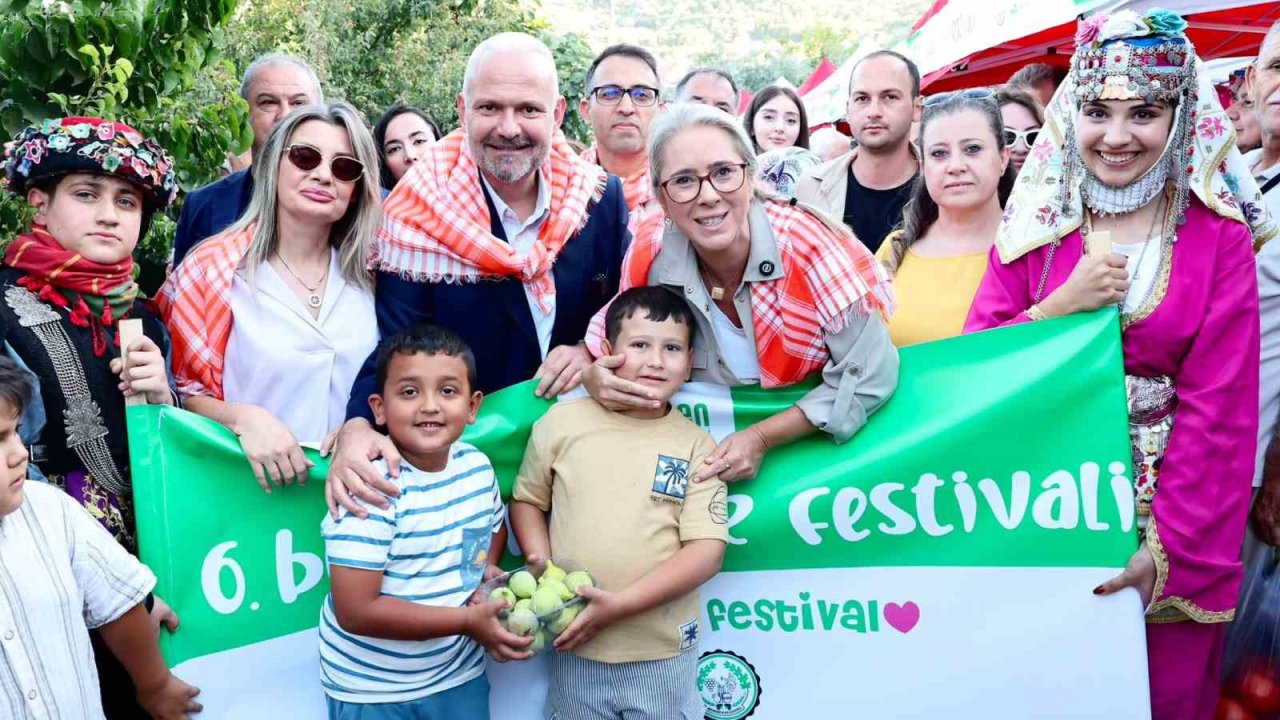Bozalan İncir Festivali, renkli görüntülere sahne oldu