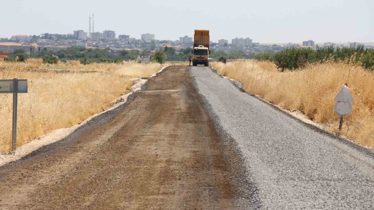 Hilvan’da 5 buçuk kilometrelik yol yenilendi