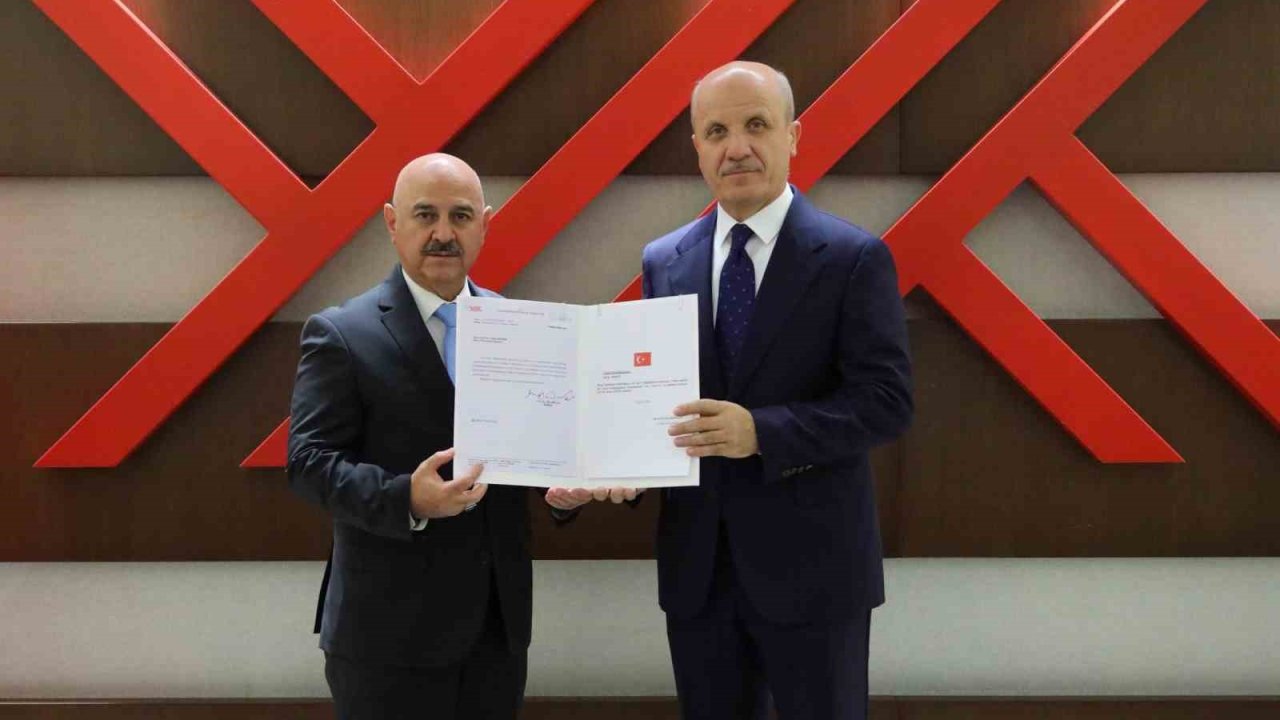 Düzce Üniversitesi Rektörü Sözbir mazbatasını aldı
