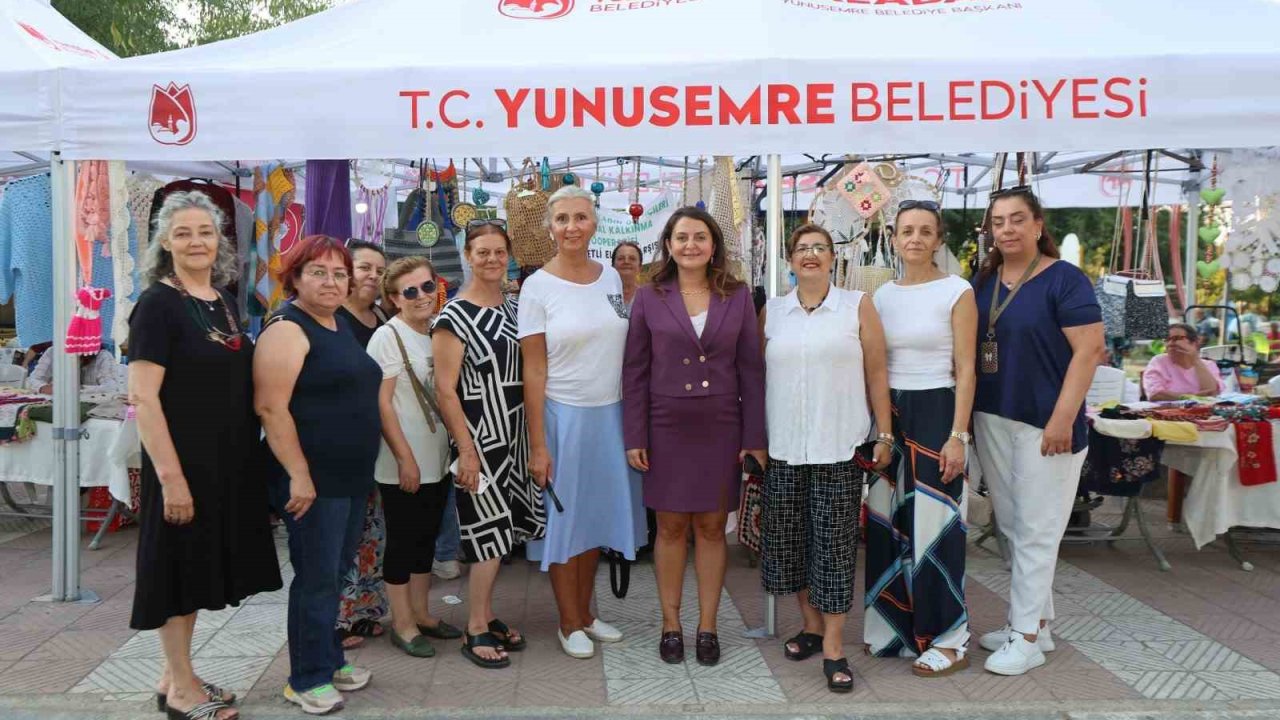 Kadınların el emeği gece pazarında görücüye çıktı