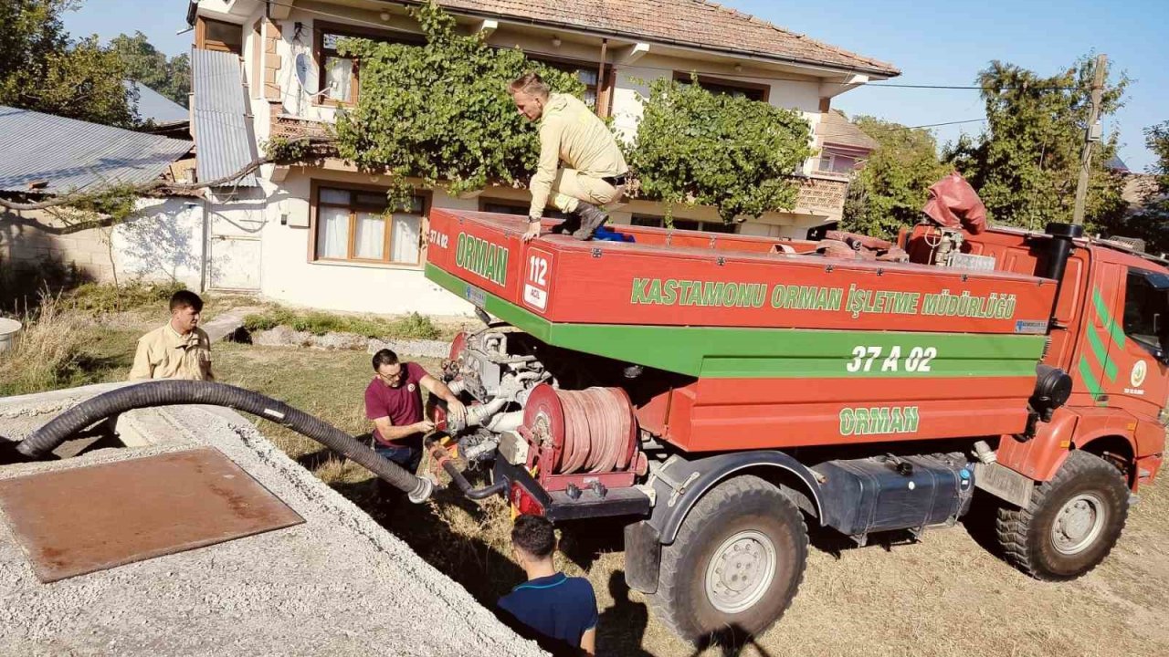 Kastamonu’da çıkan yangında bin 500 saman balyası küle döndü