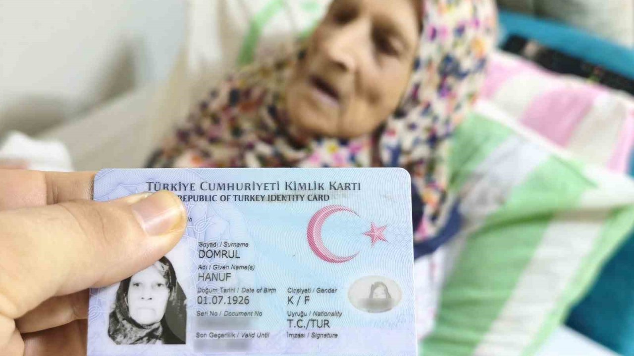 Tarihe tanıklık eden 100 yaşındaki kadın, torununun torununu görerek 171 kişilik aileye sahip oldu