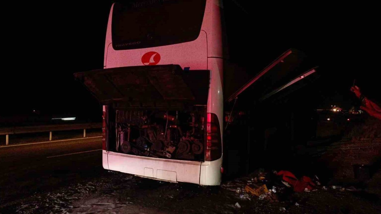 Bilecik’te seyir halindeki yolcu otobüsü alevlere teslim oldu: 1 yaralı