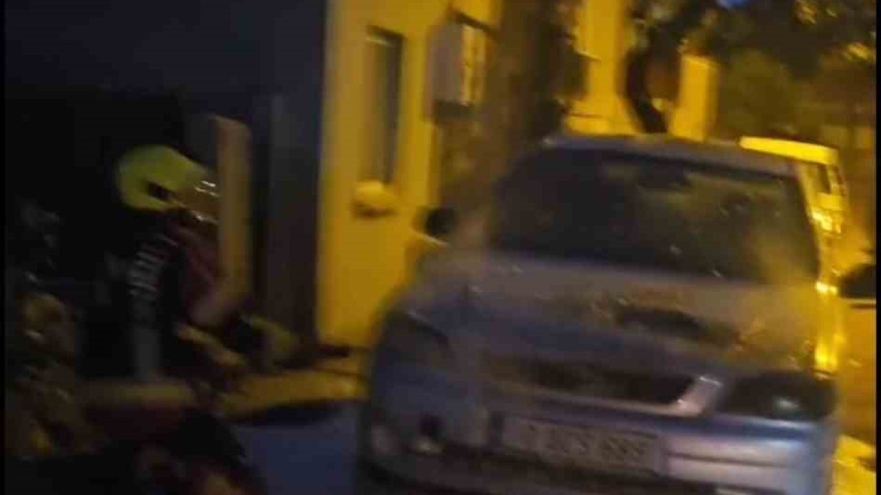 Sındırgı’da bir otomobil alevlere teslim oldu