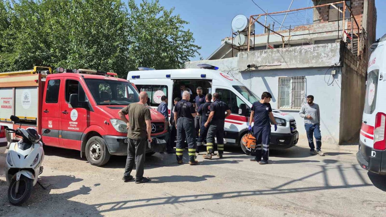 Yıkmaya çalıştığı ev üzerine çöktü: 1 yaralı