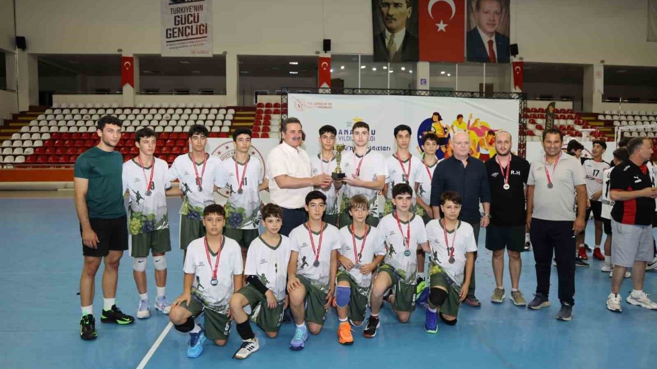 Manisalı gençler filede Türkiye ikincisi oldu