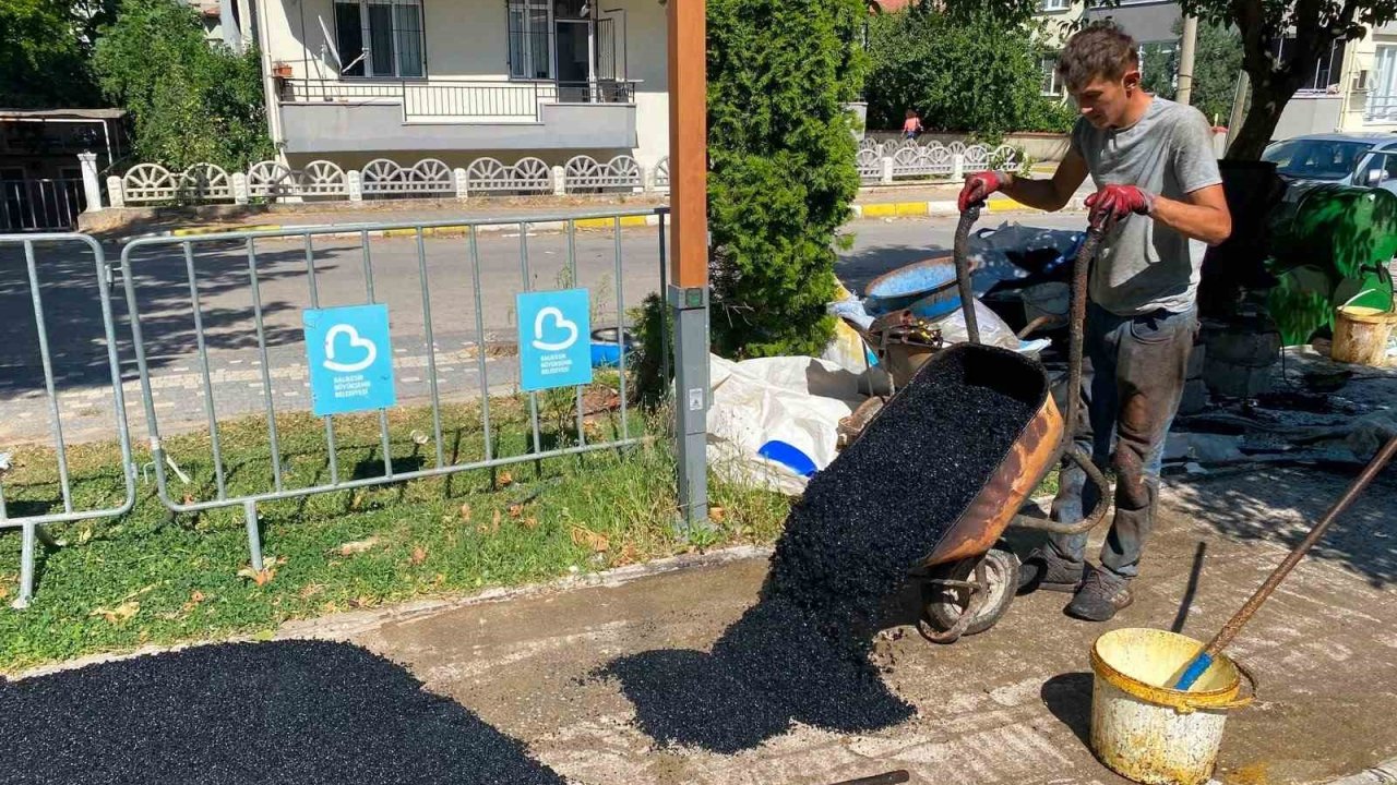 Altıeylül’de parklara güvenli ve modern dokunuş