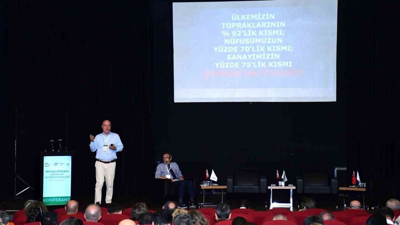 Büyükşehir kentsel dönüşüm sürecini uzmanlarla masaya yatırdı