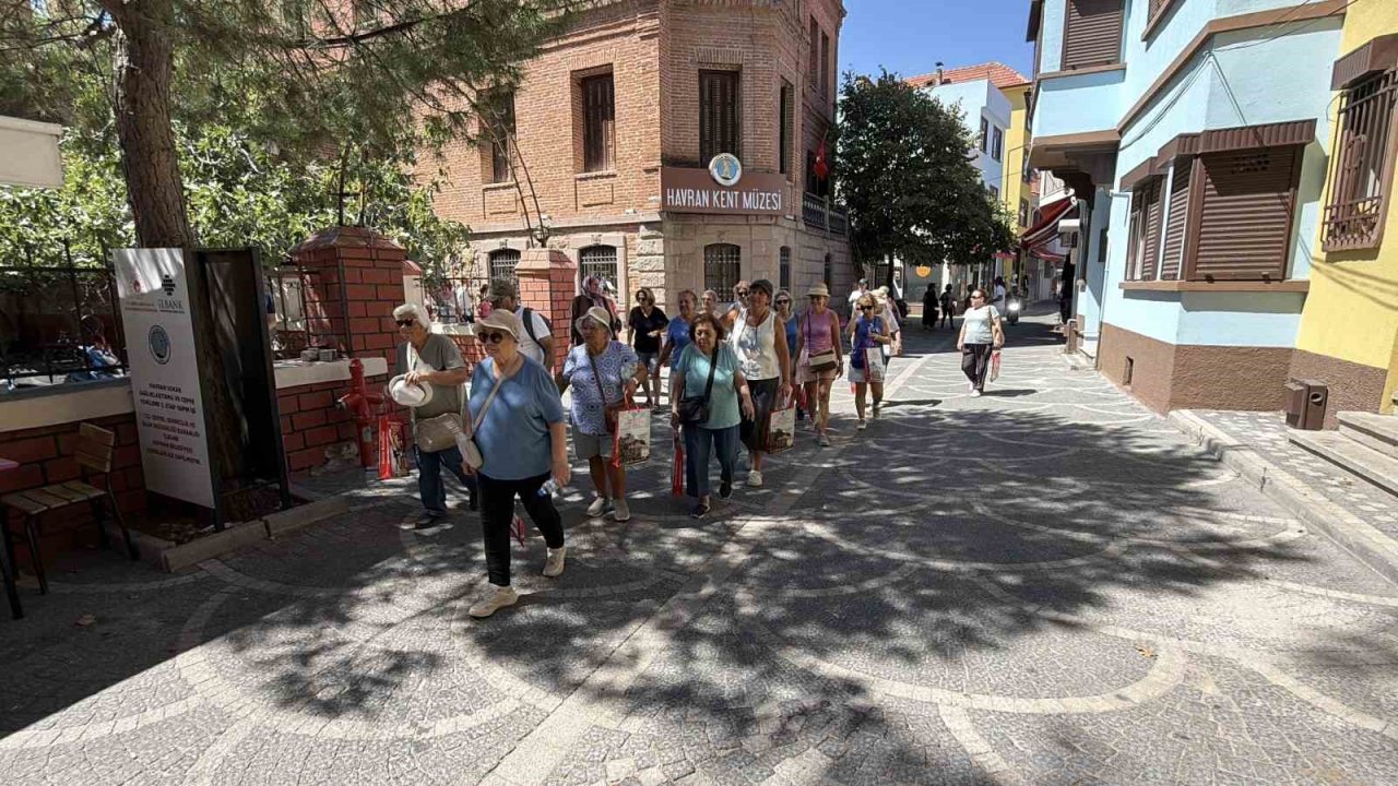 Havran’da siyah incir hasadı turizme açıldı