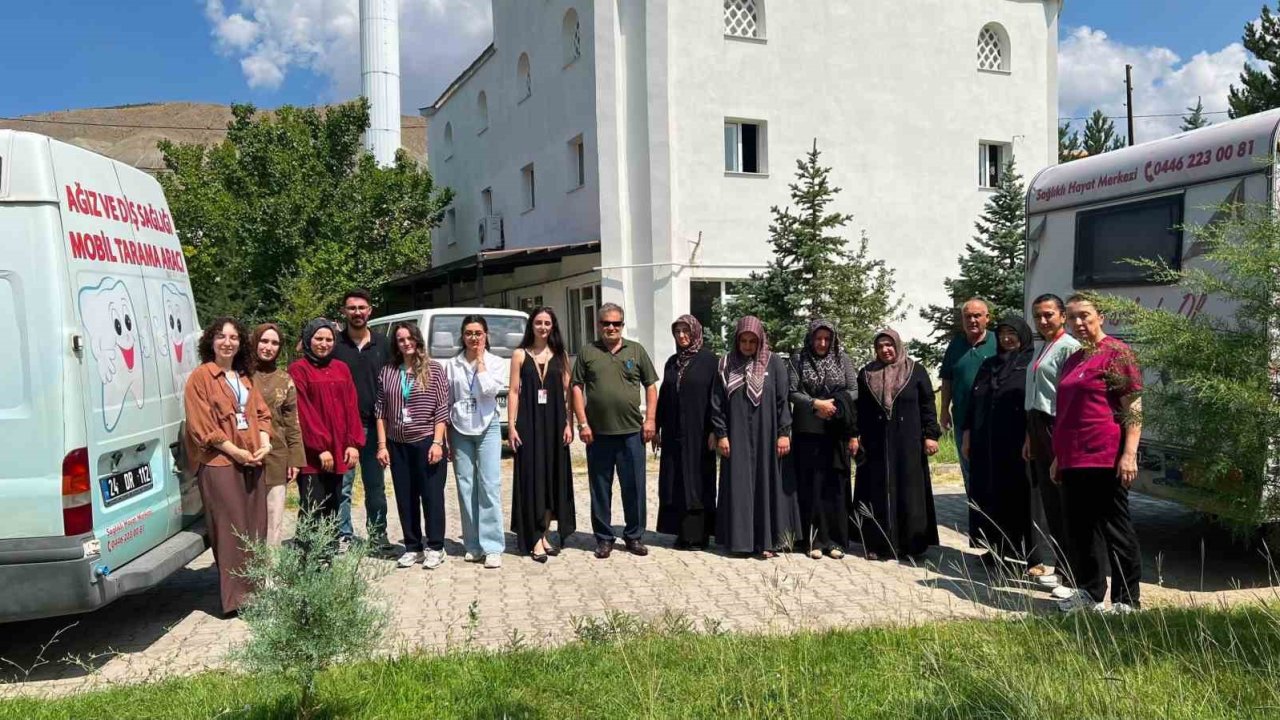 Sağlık ekipleri Yurtbaşı Mahallesi’nde vatandaşlarla buluştu