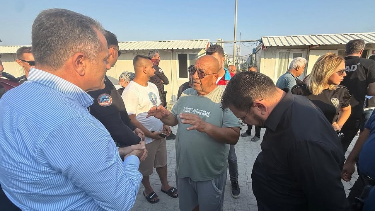 Antakya’da konteynerlerden tahliye süreci vatandaşlara anlatıldı