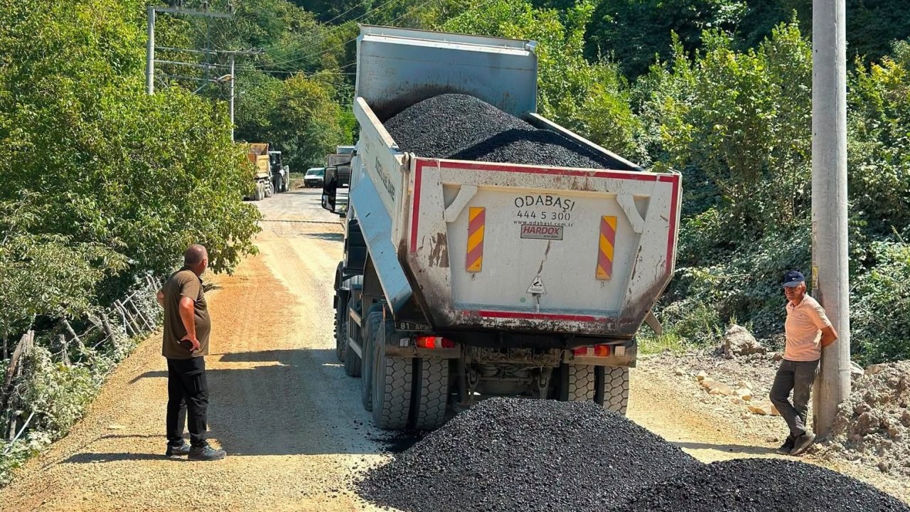 Kaynaşlı’da heyelan bölgesindeki yol yenilendi
