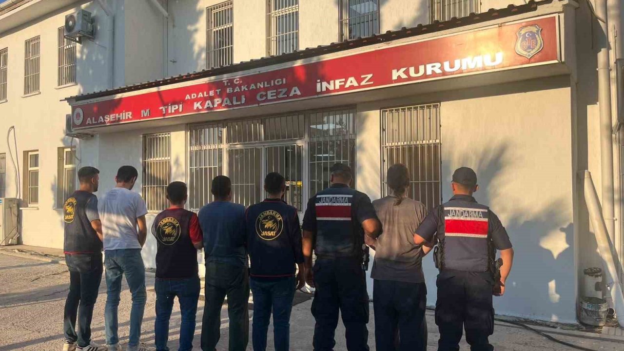 Alaşehir’de 21 adrese eş zamanlı uyuşturucu operasyonu