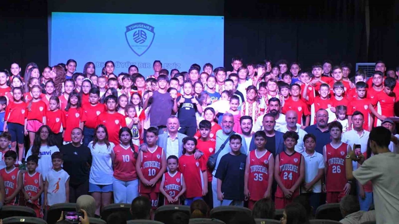 Yunusemre’de 4 bin çocuk sporla buluştu