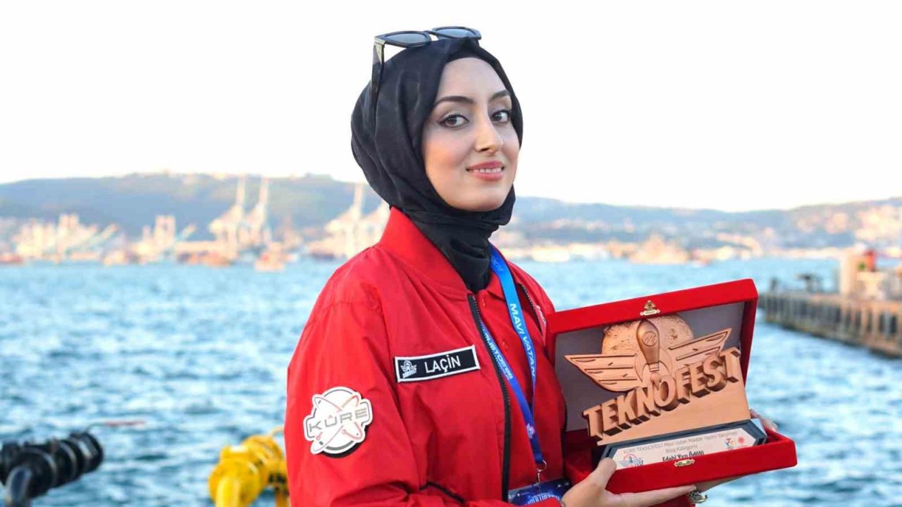 MCBÜ öğrencisine TEKNOFEST Mavi Vatan’dan edebi yazı ödülü