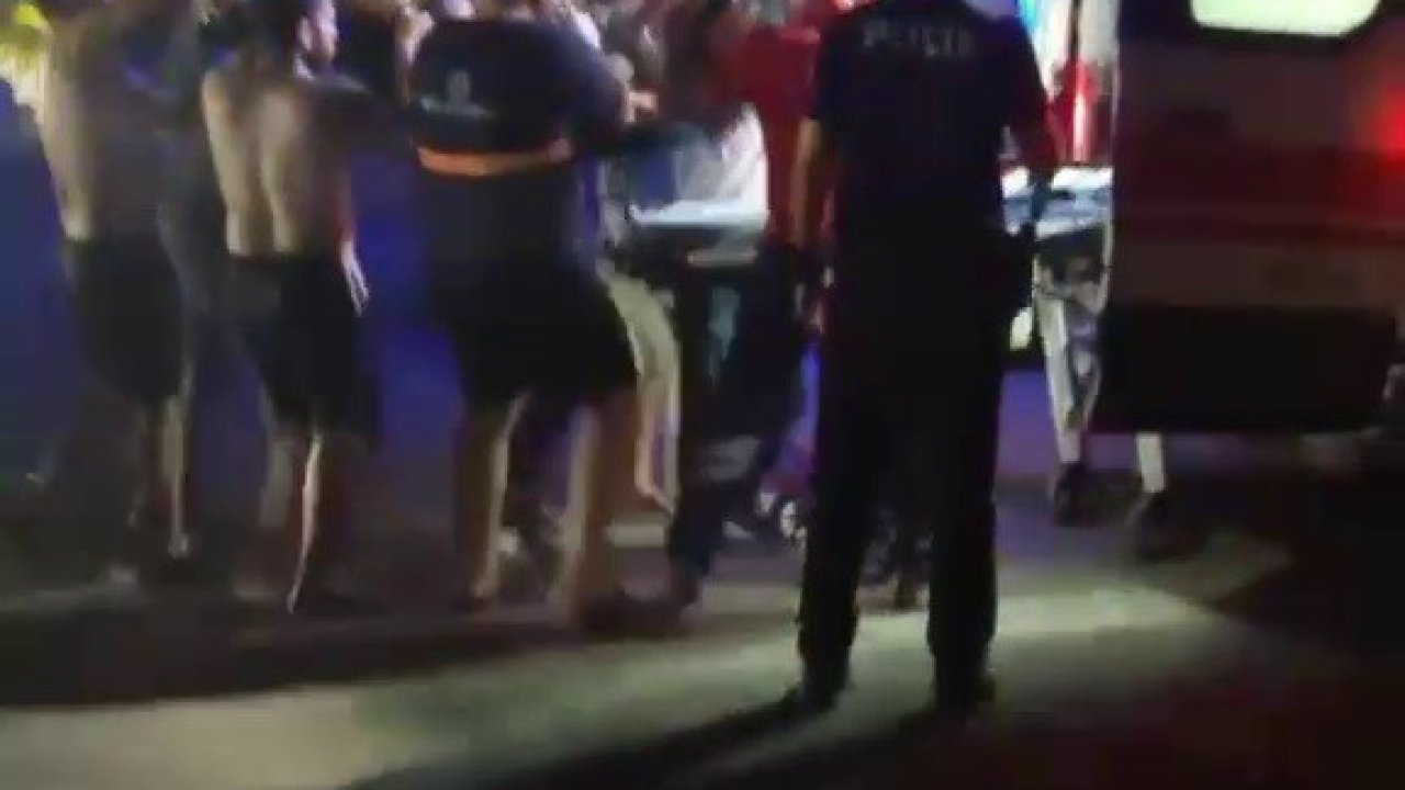 Denizde boğulma tehlikesi geçiren şahıs hastaneye kaldırıldı