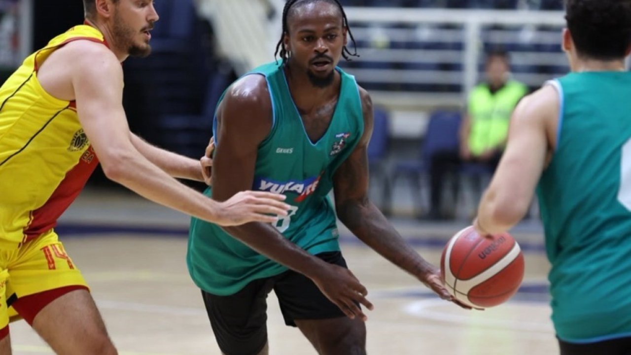 Denizli Basket ilk provasında Göztepe ile berabere kaldı