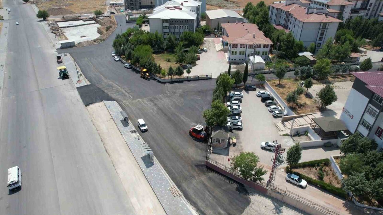 Adıyaman’da okul bölgesinde asfalt çalışmaları tamamlandı