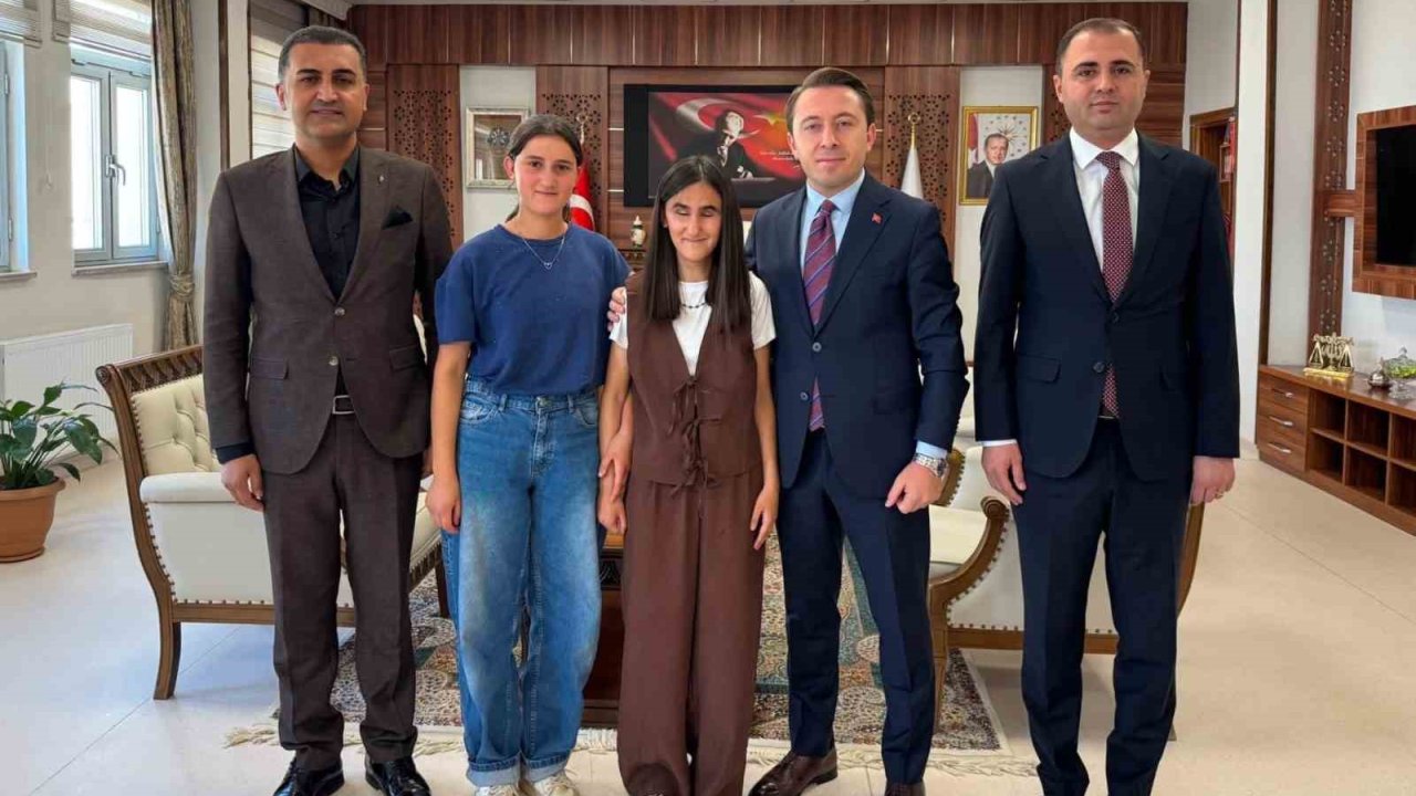 Kaymakam Hülür, YKS’de Türkiye 3.320’ncisi olan görme engelli öğrenciyi kabul etti