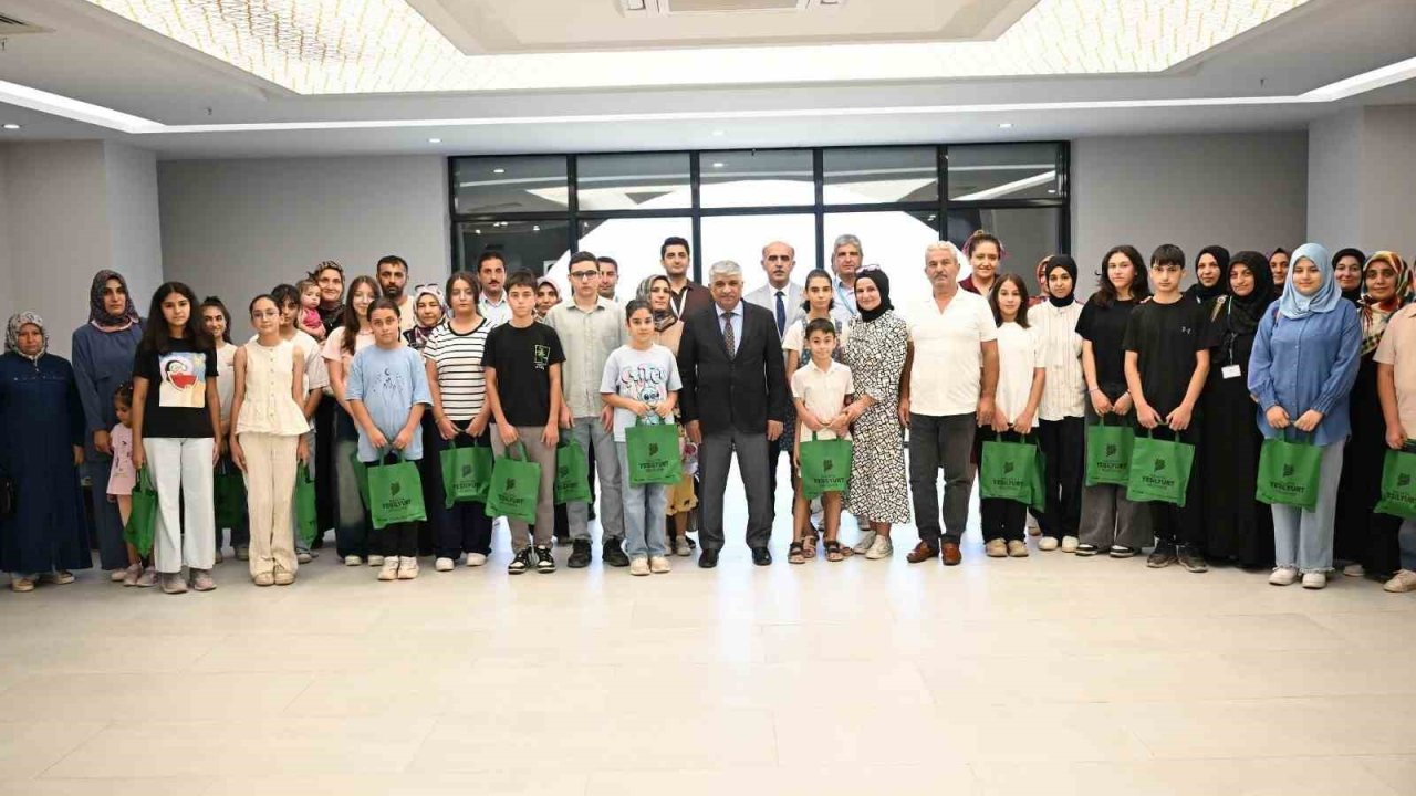 Yeşilyurt Belediyesi başarıya giden yolda öğrencilerin yanında