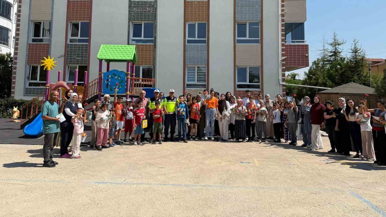 Jandarmadan öğrencilere trafik eğitimi