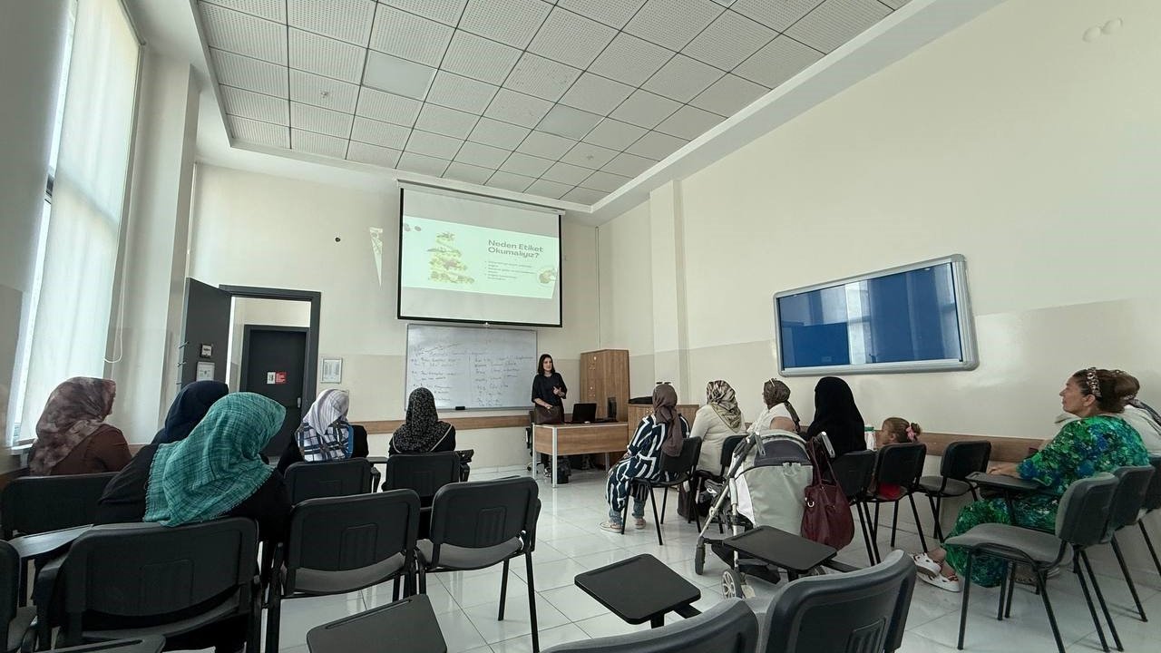 Akyazı’da 5 hafta süren "Sağlıklı Yaşam ve Beslenme Eğitim Serisi" tamamlandı