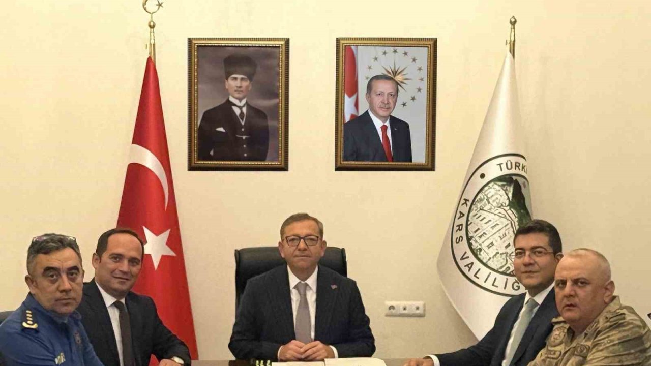 Kars’ta Güvenlik Zirvesi: okul çevreleri ve sınır güvenliği masaya yatırıldı