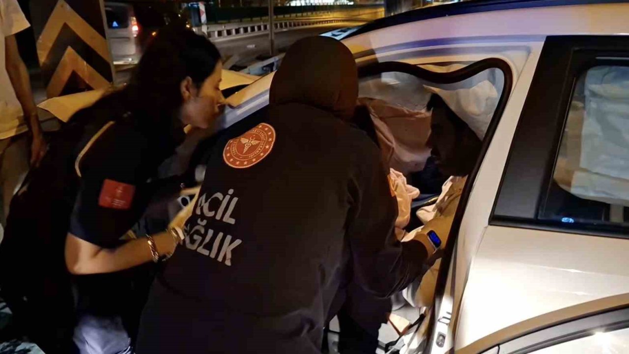 Otomobiliyle direğe çarpan sürücünün can pazarı