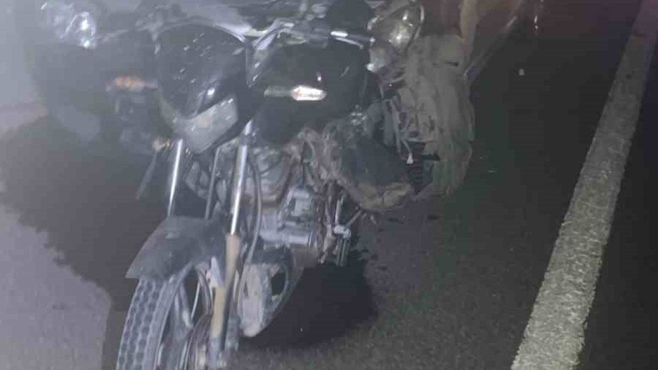 İpsala’da motosiklet otomobilin önüne saplandı: 3 yaralı