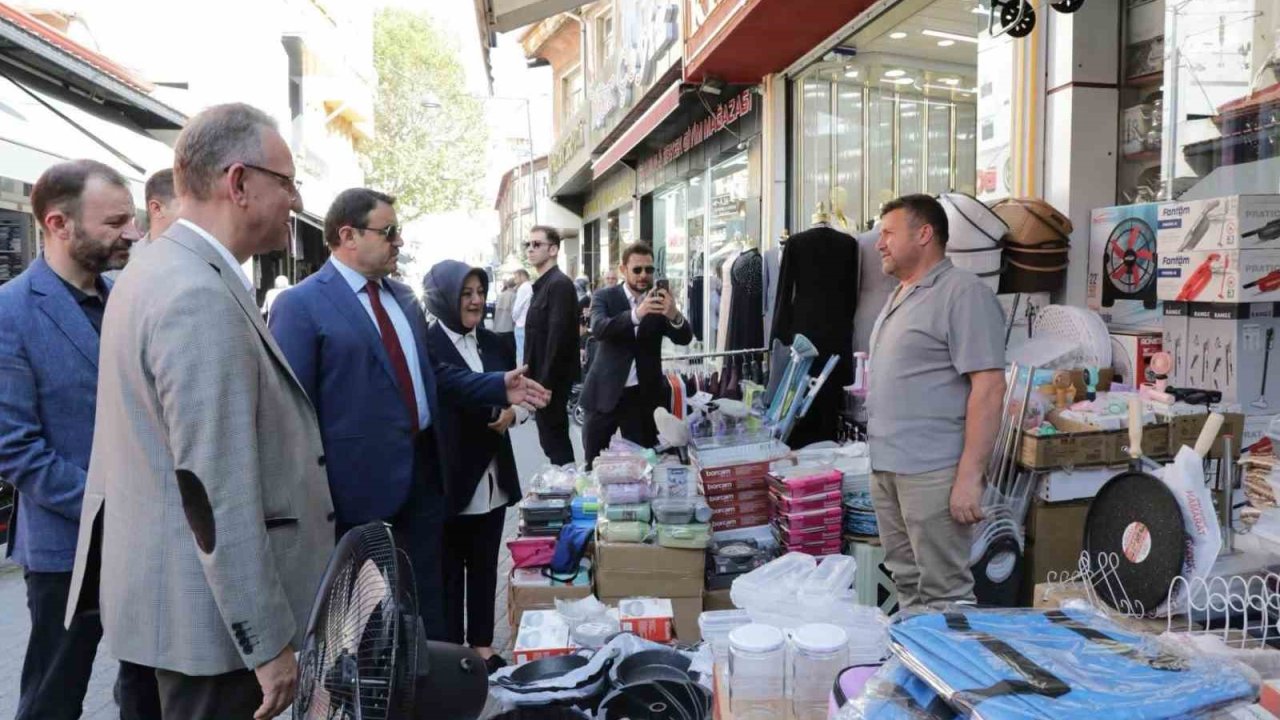 Kütahya Saman Pazarı’nda Sokak Sağlıklaştırma Projesi için inceleme