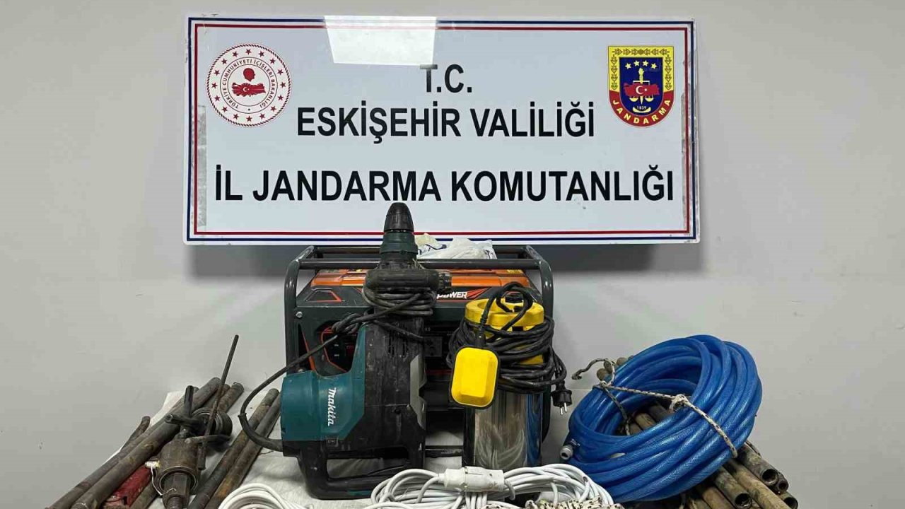 Kaçak kazı yapan 5 şüpheli suçüstü yakalandı