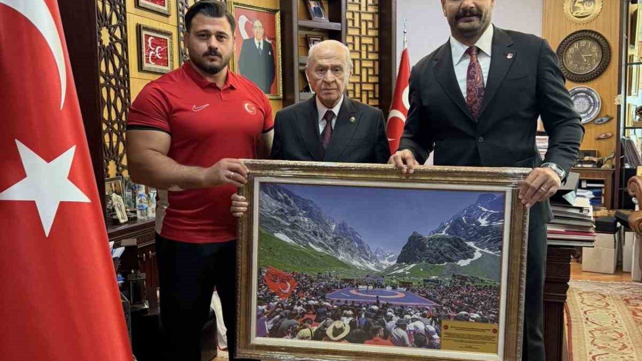 Taha Akgül ve Rıza Kayaalp’ten MHP Lideri Bahçeli’ye ziyaret