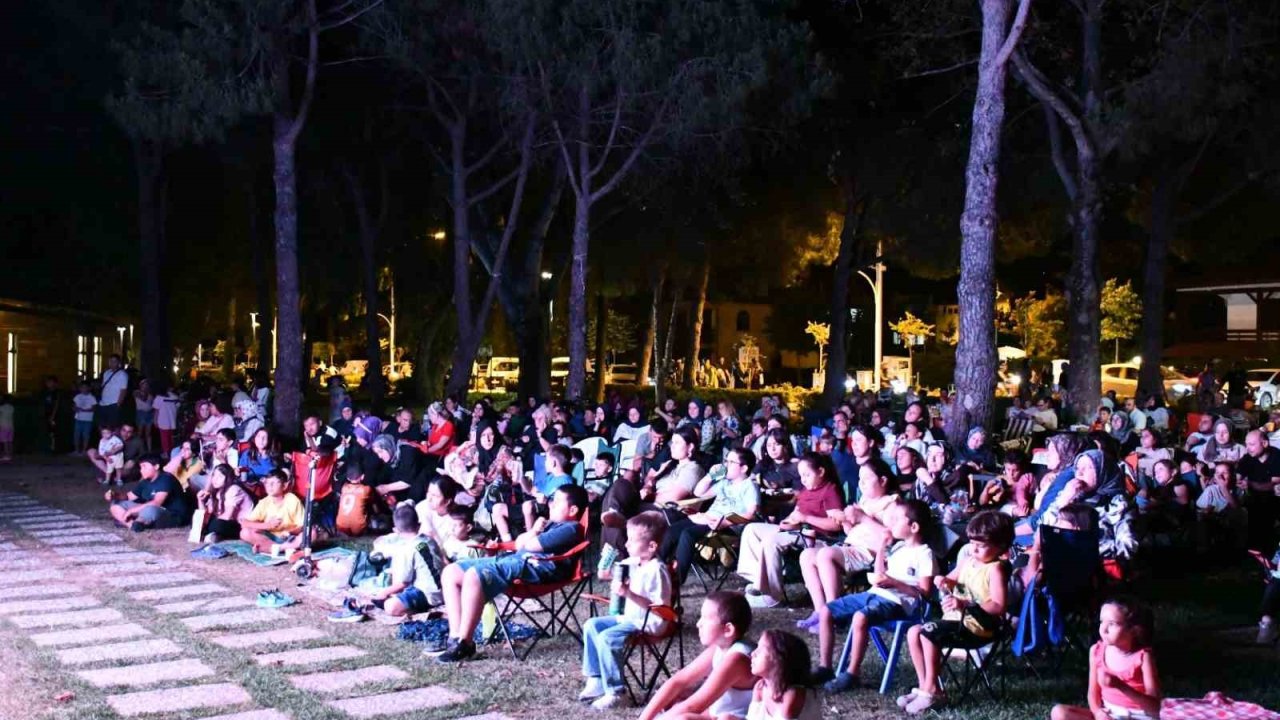 İznik’te yazlık sinema sezon finali yaptı