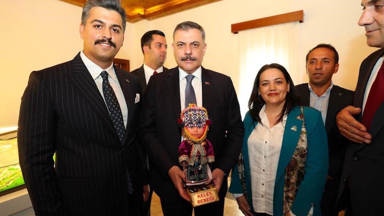 DAĞDER’den İçişleri Bakanı Mustafa Çiftçi’ye anlamlı hediye: Keles Bebeği