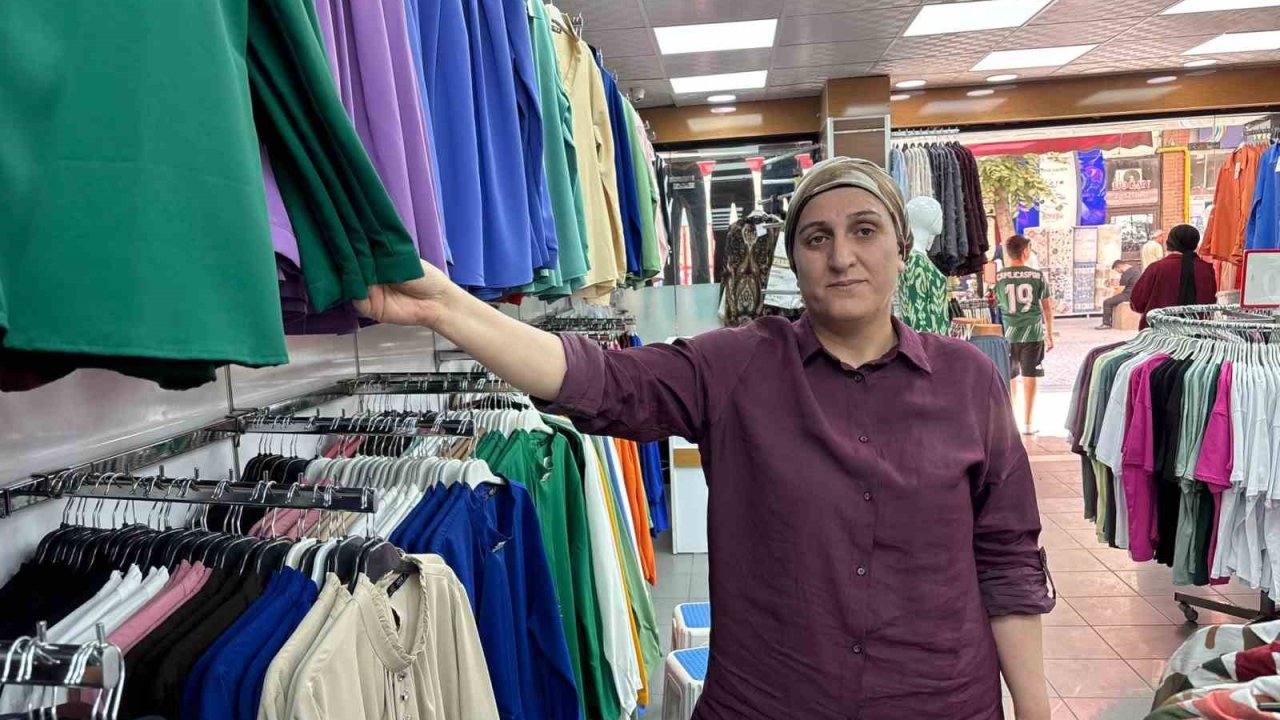 Sıcak havalarda koyu renk tercih eden vatandaşlara esnaftan uyarı