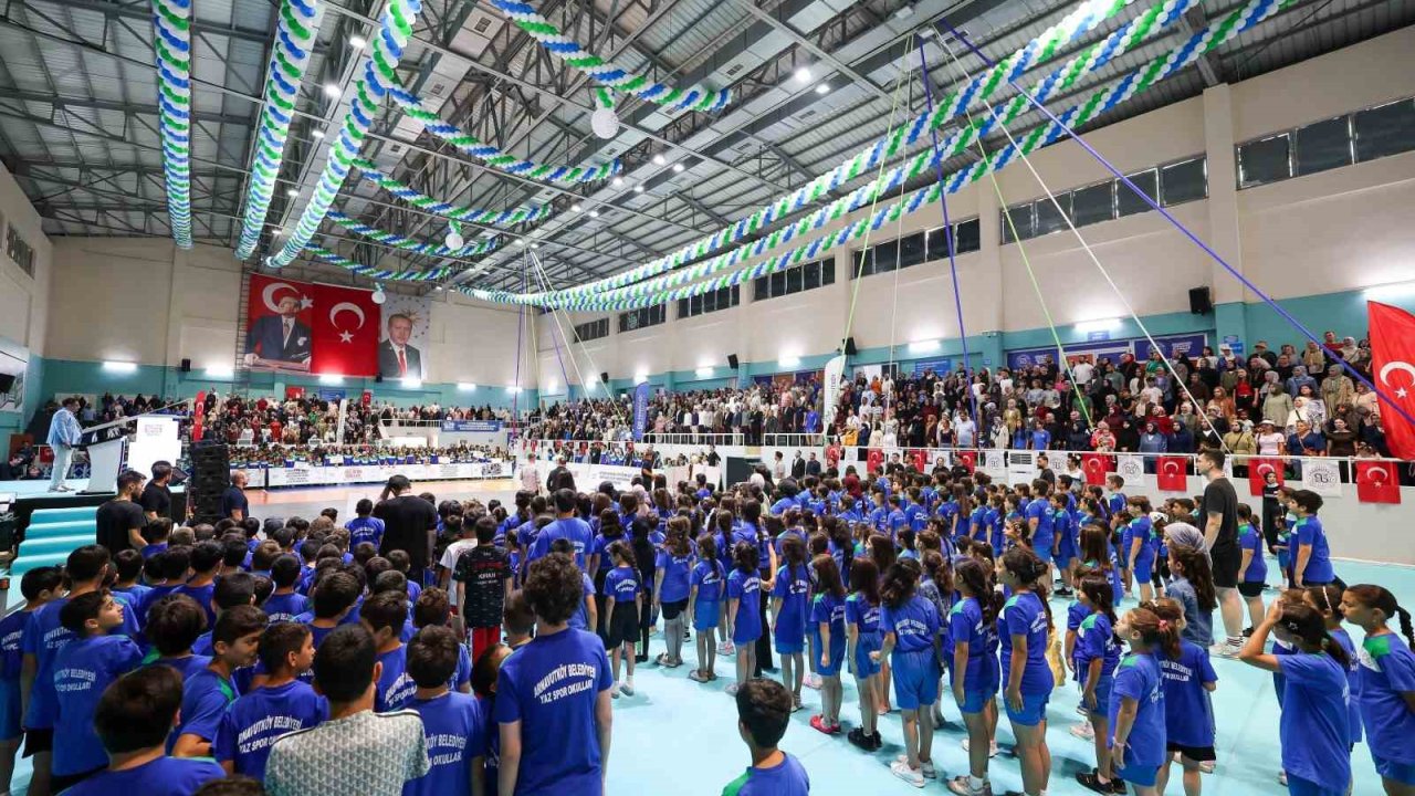 Arnavutköy’de 10 bin genç yaz spor okullarında buluştu