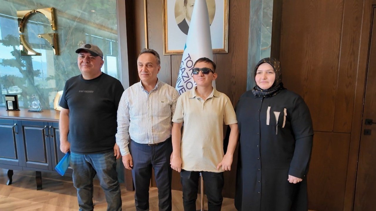 YKS Tokat 2’ncisi özel öğrenciden TOGÜ’ye anlamlı ziyaret