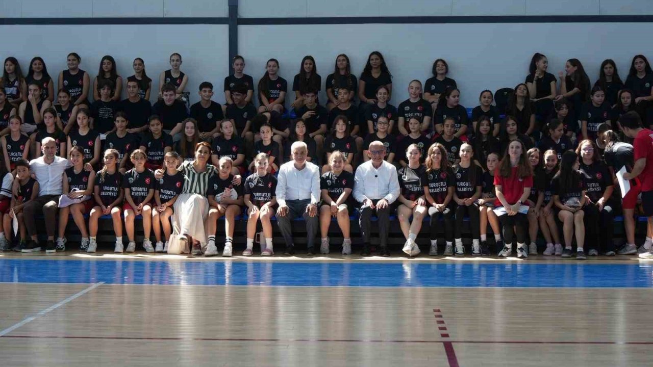 Turgutlu’da 2 bin çocuk yazı spor ve sanatla geçirdi