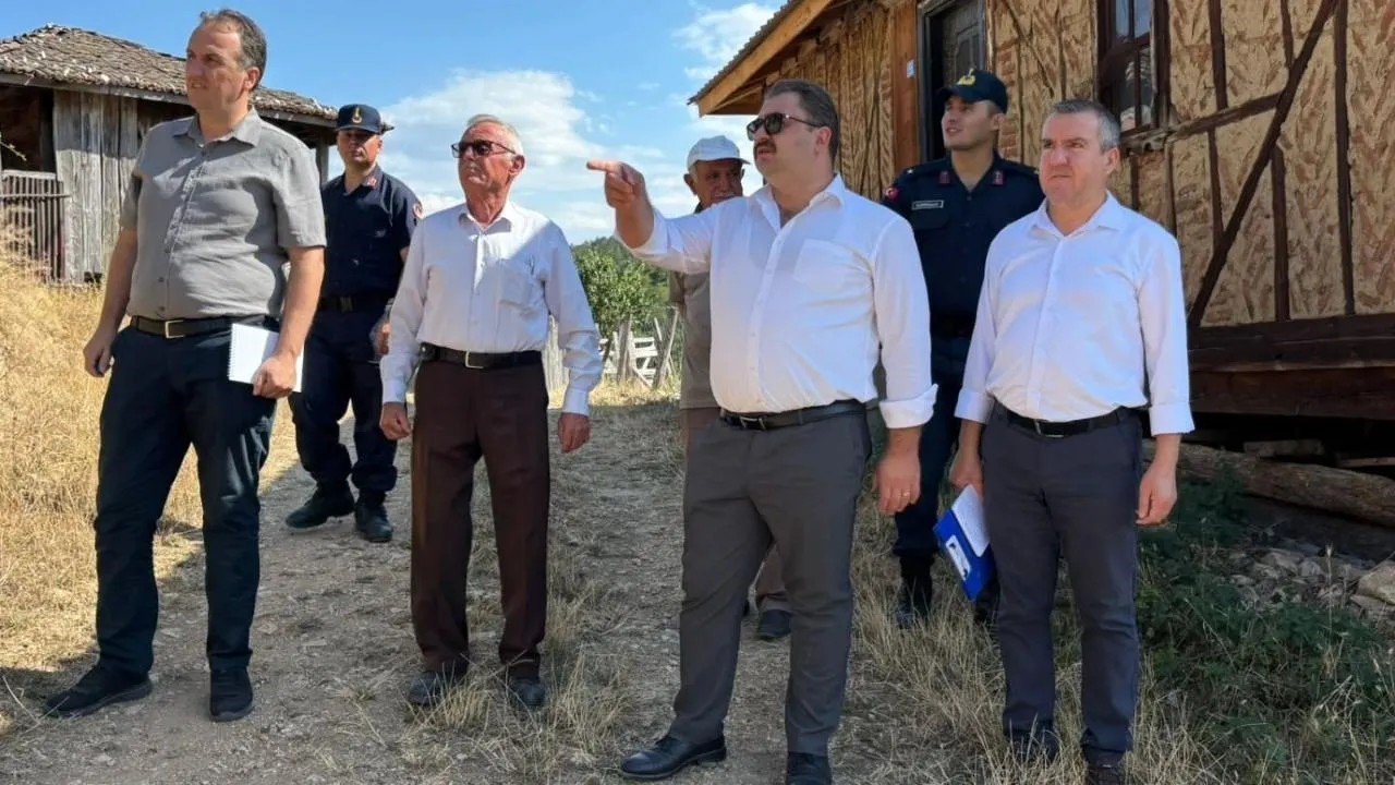 Saraydüzü’nde köy yolları yenileniyor