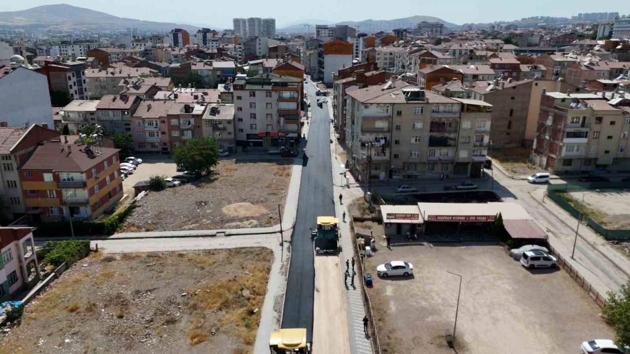 Elazığ’da 20 bin ton sıcak asfalt kullanılarak 12 kilometrelik alan yenilendi