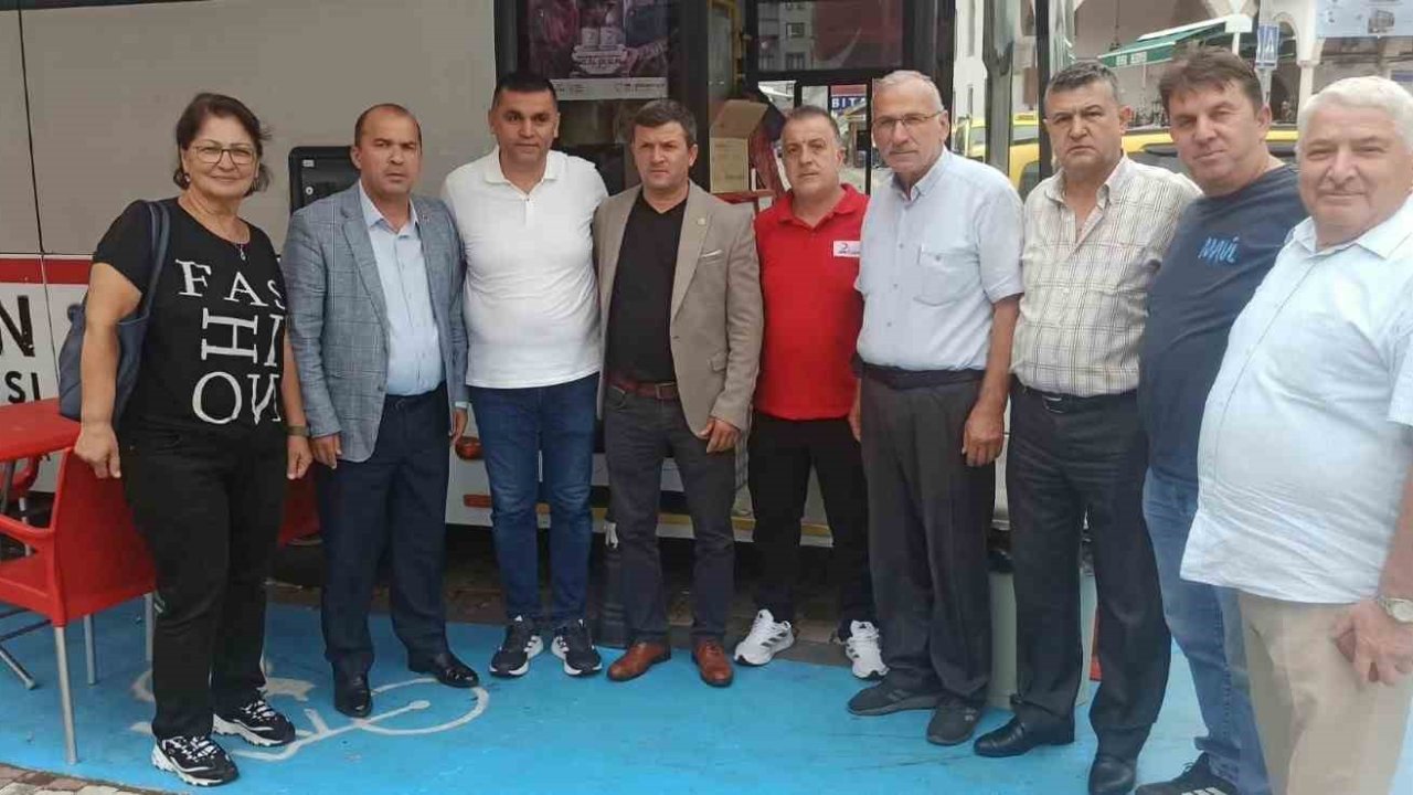 Devrekli muhtarlardan Kızılay’a kan bağışı