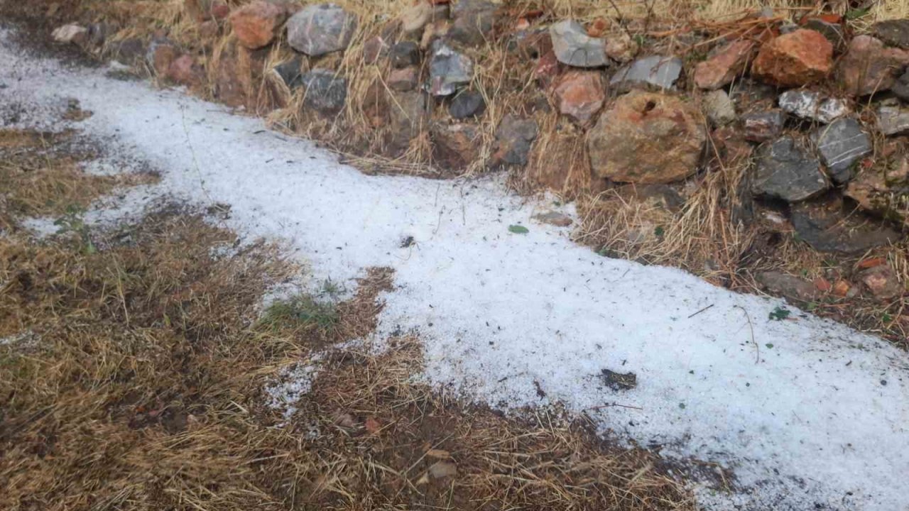 Bozkır’da sağanak ve dolu etkili oldu